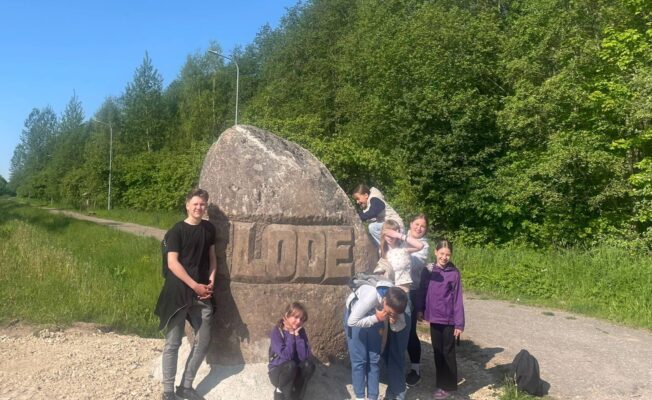Skolēnu pašpārvaldes pārgājiens